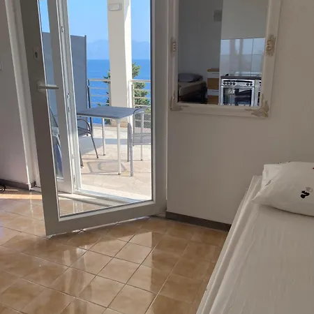 Mira Appartement Trpanj